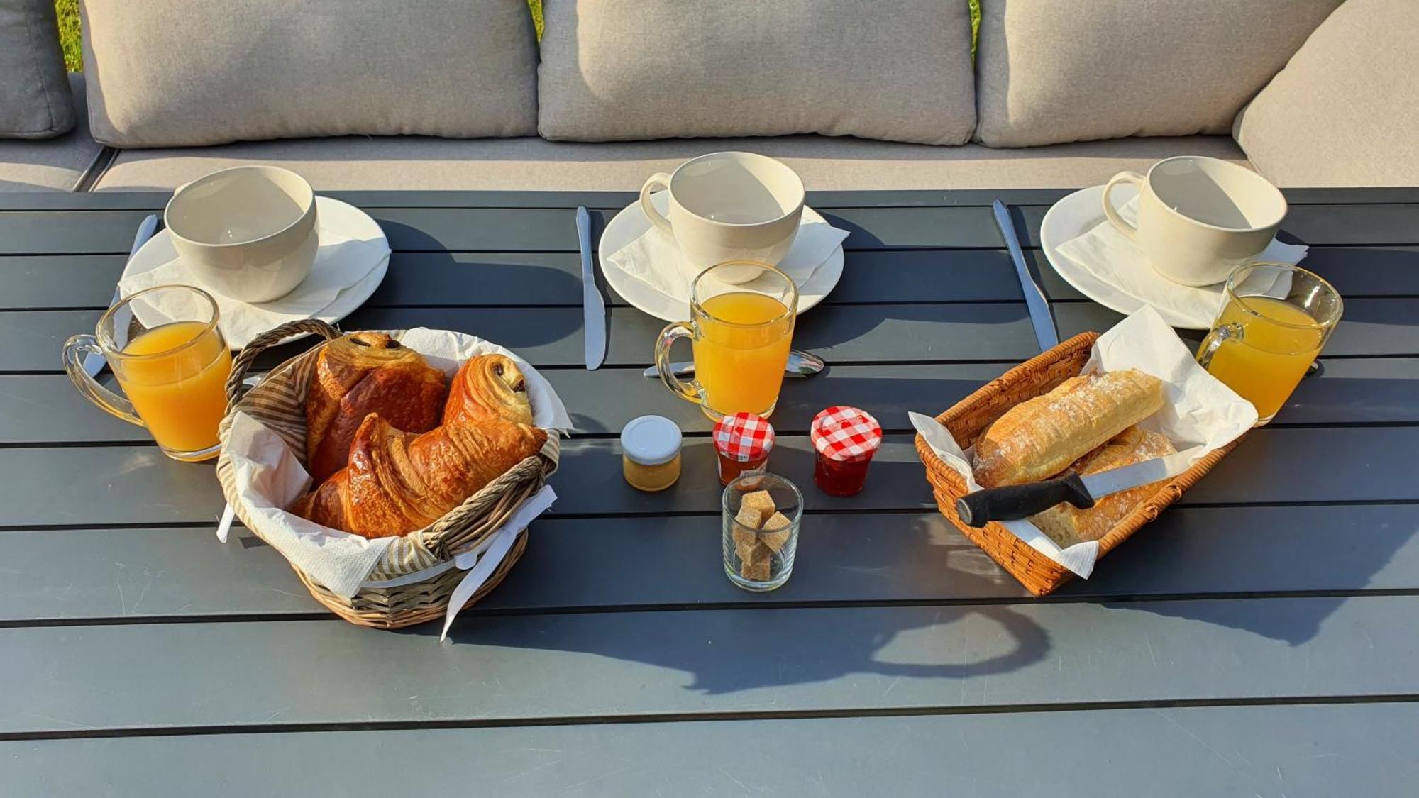 Bed and Breakfast Au Fil De L'Eau La Chapelle-Saint-Aubin Exteriér fotografie